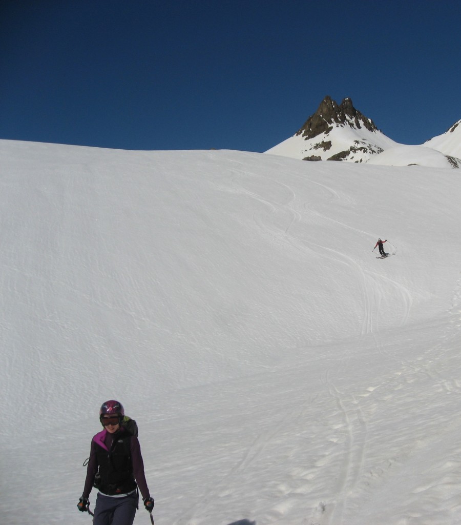 Een lange ski- afdaling